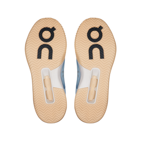 On The Roger Advantage Pro Clay Shoe Women - Chambray/Blonde