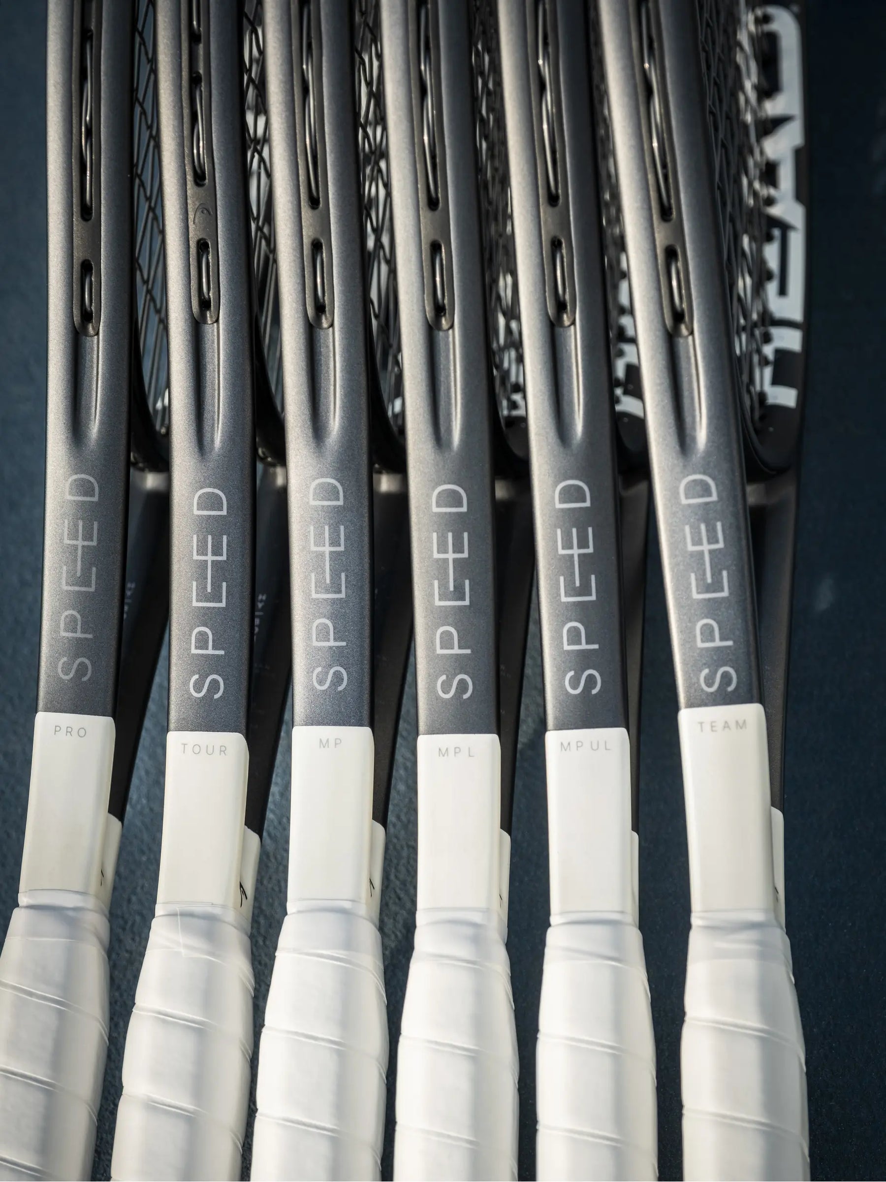 Demo Head Speed Tour 2026 Tennis Racquet Strung - Black/White Demo Tennis Head