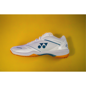 Yonex Power Cushion 65Z4 Men's Pair Side Angle White